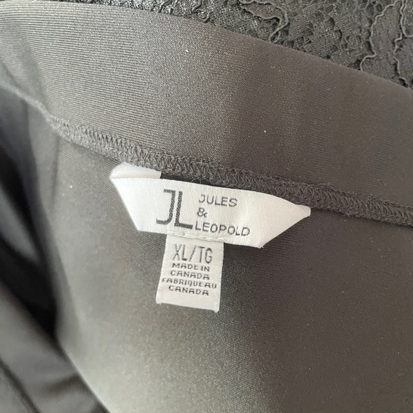 Beautiful pencil skirt. Black. XL. Elastic waist. Like new. Knee length. - Picture 3 of 3